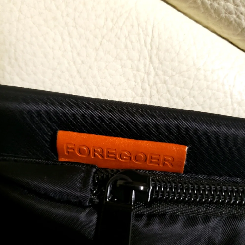 FOREGOER lightweight black travel bag